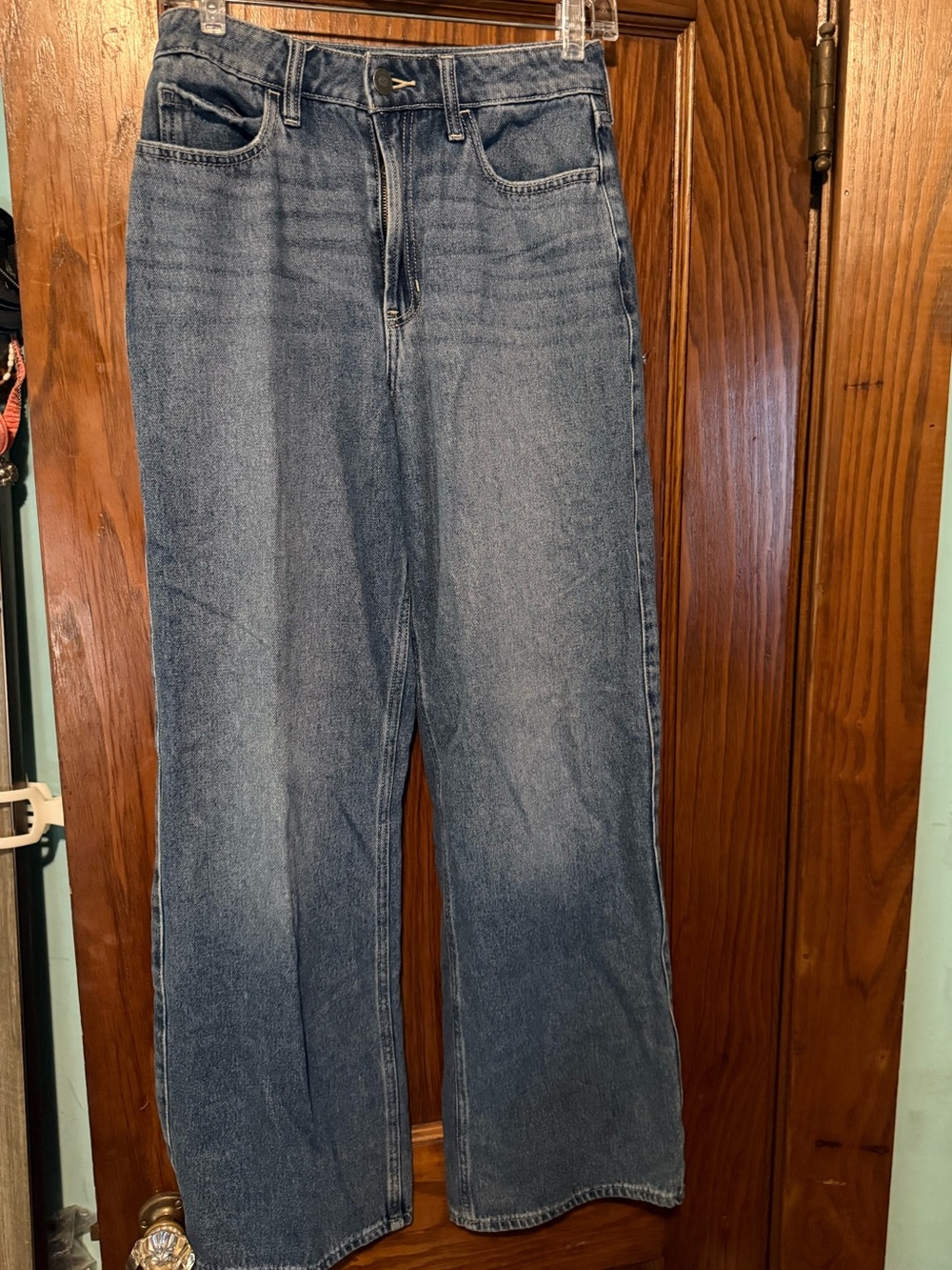 Hollister Medium Blue High-Rise Baggy Jeans 2R /26R
